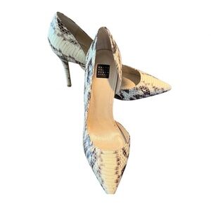 White House Black Market Cream and Black Patterned Portia Oat sz 8.5m heels
